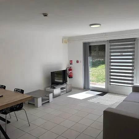 A La Queue Du Milan - Appartement Pionsat