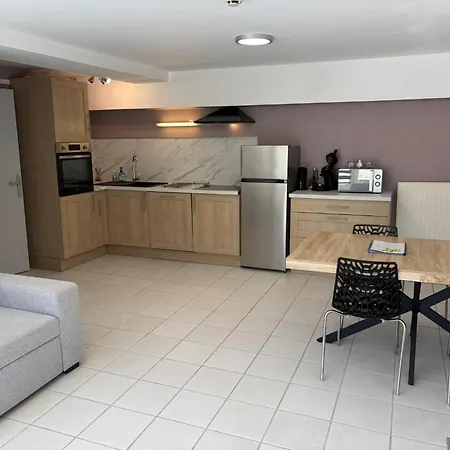 Appartement A La Queue Du Milan - *